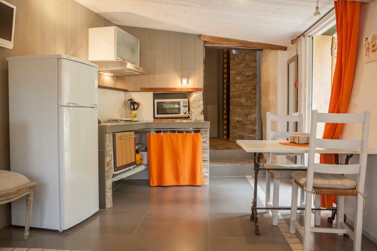 B&B Le Manoir De Gemenos Luaran gambar